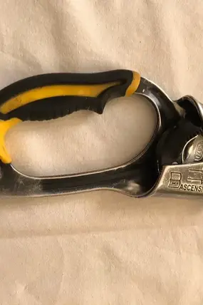 жумар petzl левый