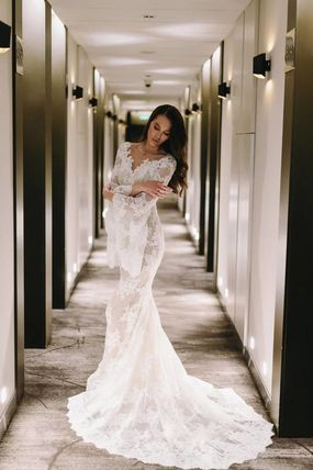 Бежевые кружевные платья для свадьбы с завышенной талией в аренду в Москве