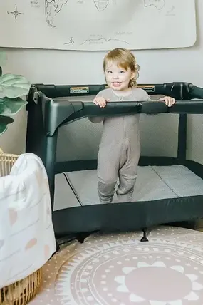 Детский манеж 4moms breeze