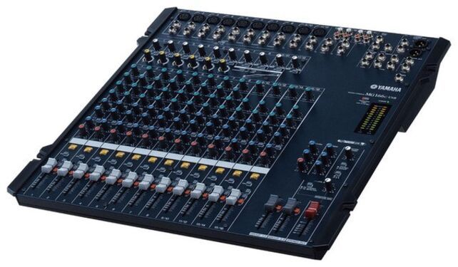 YAMAHA Пульт Микшерный
