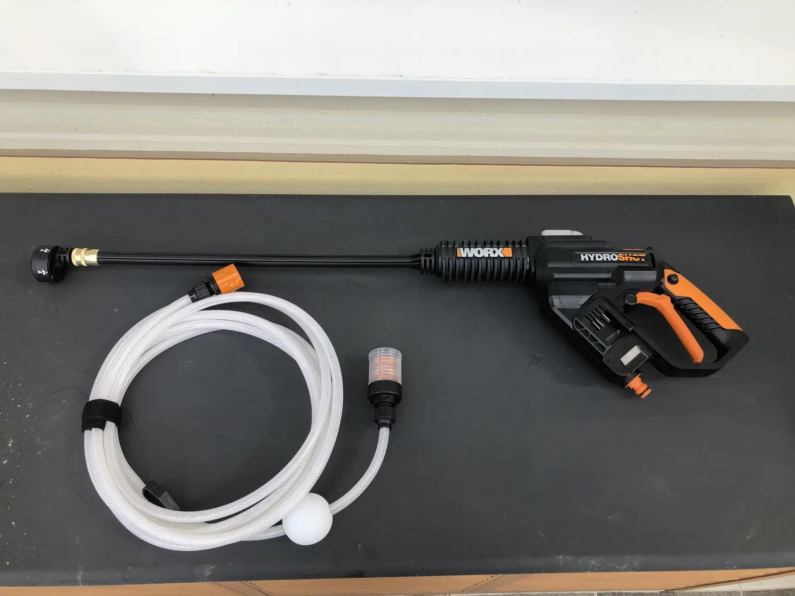 Аккумуляторная автомойка Worx
