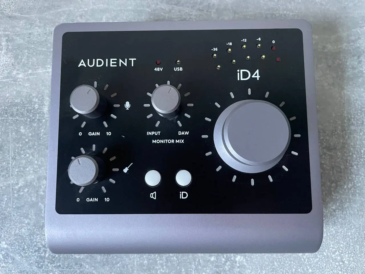 Звуковая карта Audient ID4